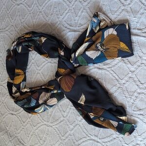 EUC Jexy & Jax Floral Patterned Fabric